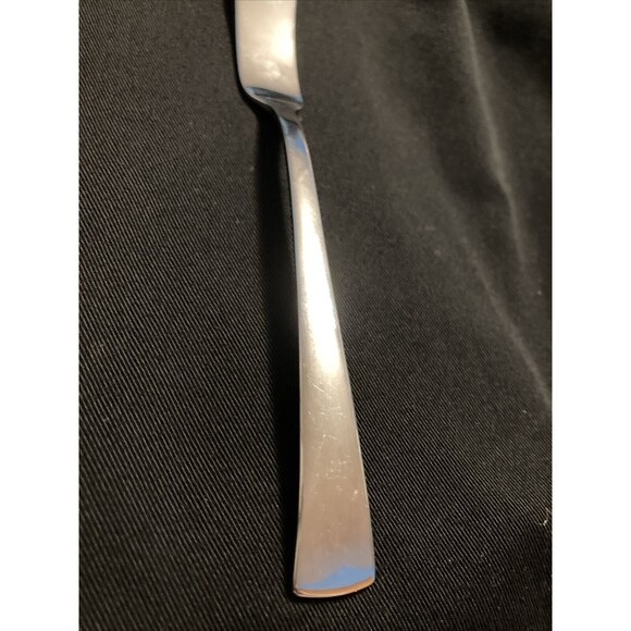 Zwilling J.A. Henckels BELLASERA Glossy 18/10 Stainless Master Butter Knife - Picture 3 of 7